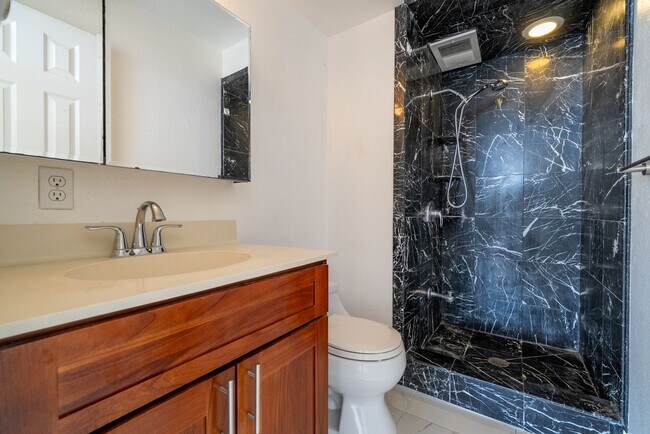 Building Photo - 2Bd/2Ba/2Pkg LELE PONO in Aiea - $2750
