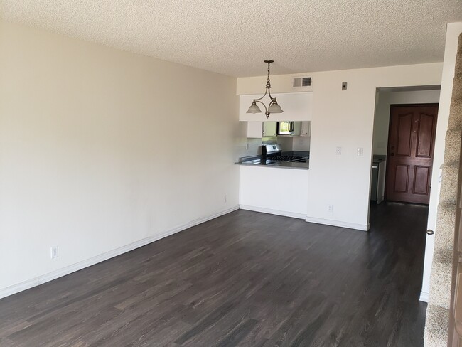 Dining Room - 809 S Adams St