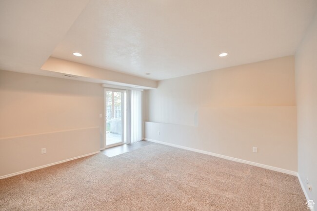 Building Photo - 172 Bridgepark Cir
