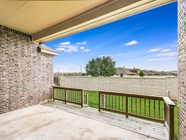 Building Photo - 3925 Octavia Dr