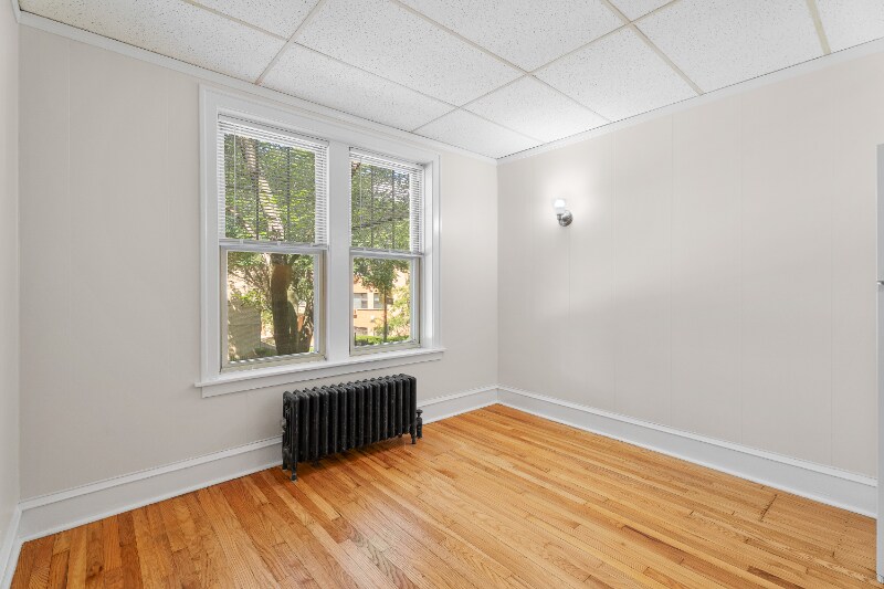 Building Photo - 1440 W Howard St