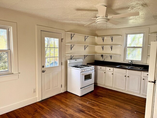 Building Photo - Cozy Blacksburg Home in Peaceful/Natural S...