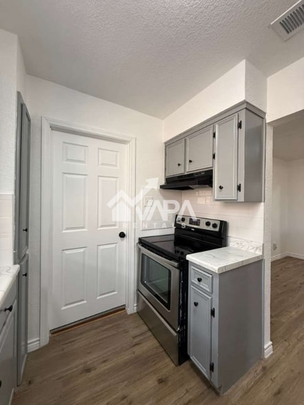 Building Photo - 4103 Family Tree Dr