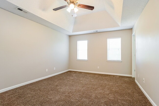 Building Photo - 8129 Vermilion Dr