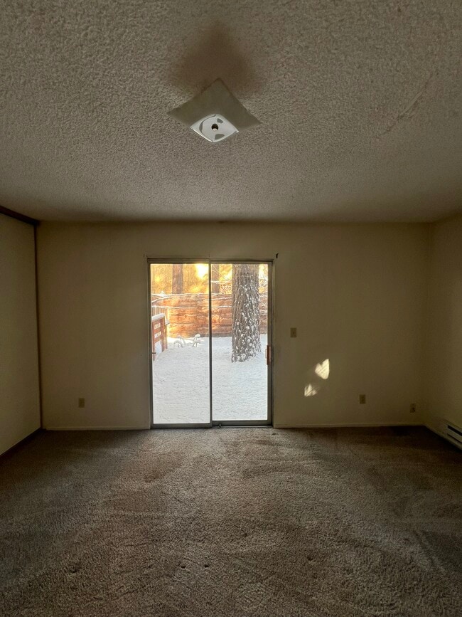 Building Photo - 1109 Sierra Blvd