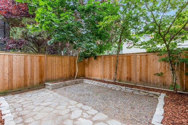 Building Photo - 3bd/2.5ba Seattle House
