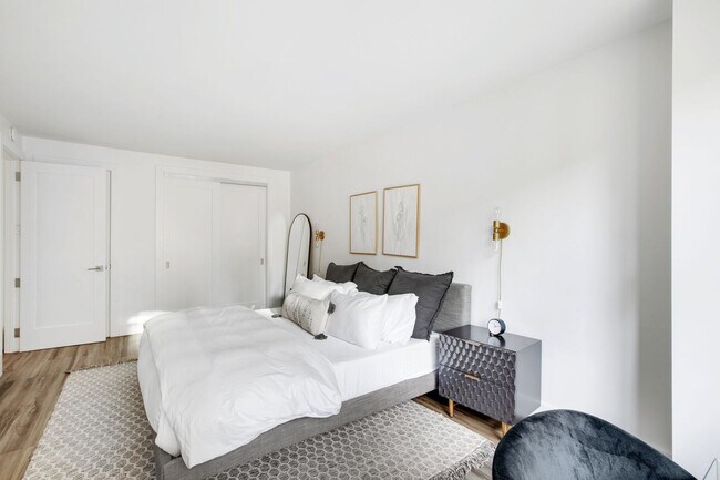 Building Photo - 330 W 58th St