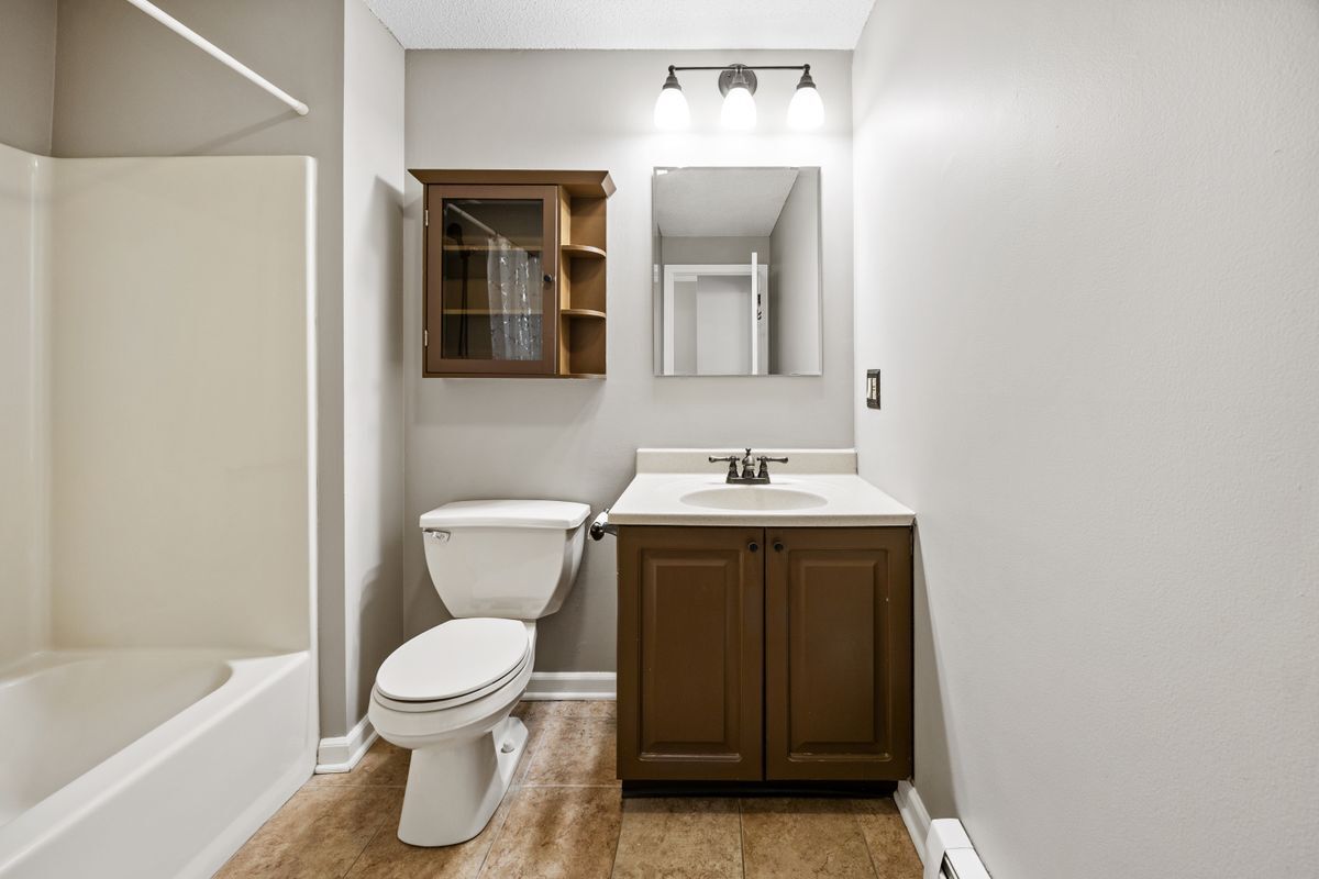 Building Photo - 67 Brentwood Dr