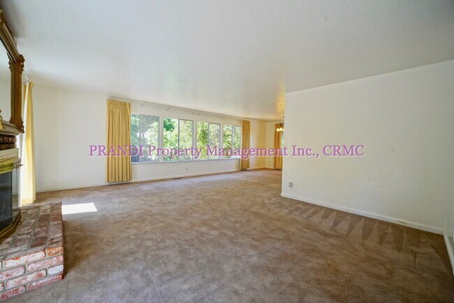 Building Photo - Private and Spacious Novato Home with 3 Ca...