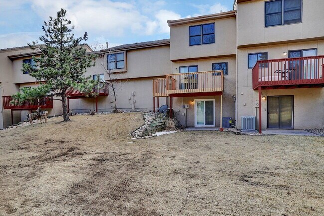 Building Photo - 6925 Yellowpine Dr
