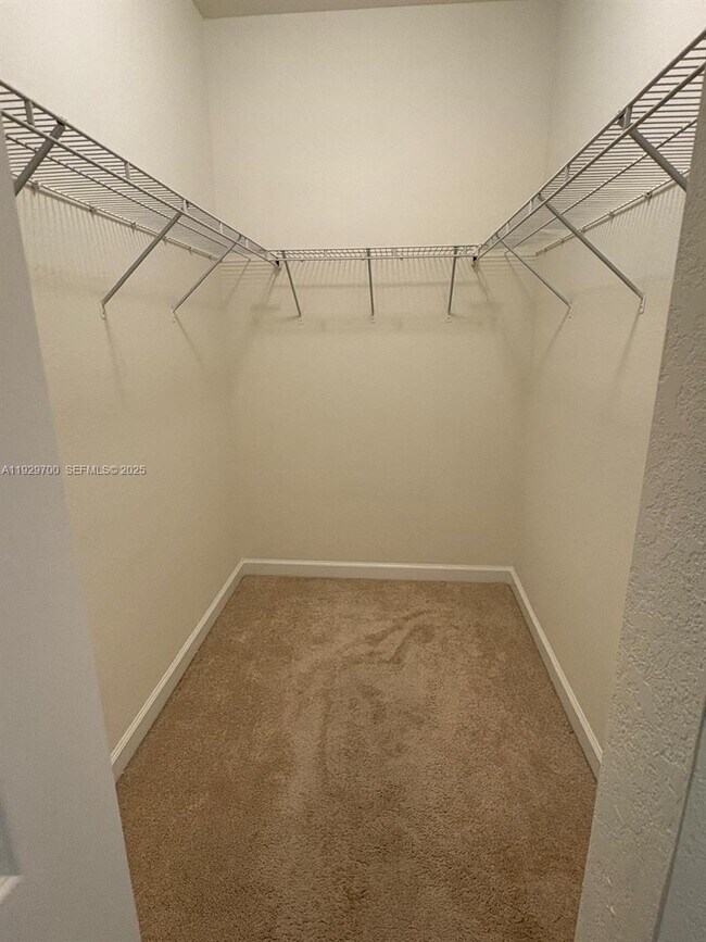 Building Photo - 9426 SW 171st Ct