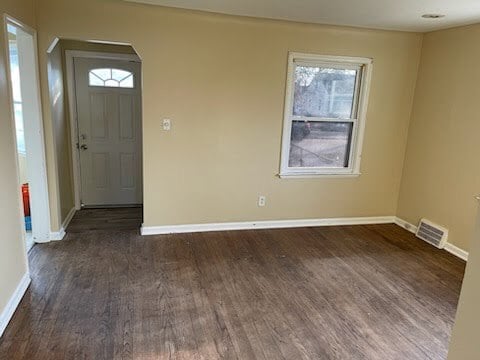 Primary Photo - 7551 Chalmers Ave