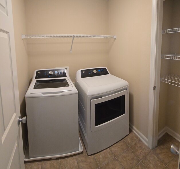 Laundry room - 177 Islander Dr