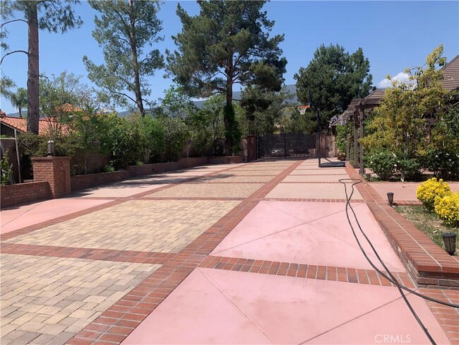 Building Photo - 848 Alamosa Dr