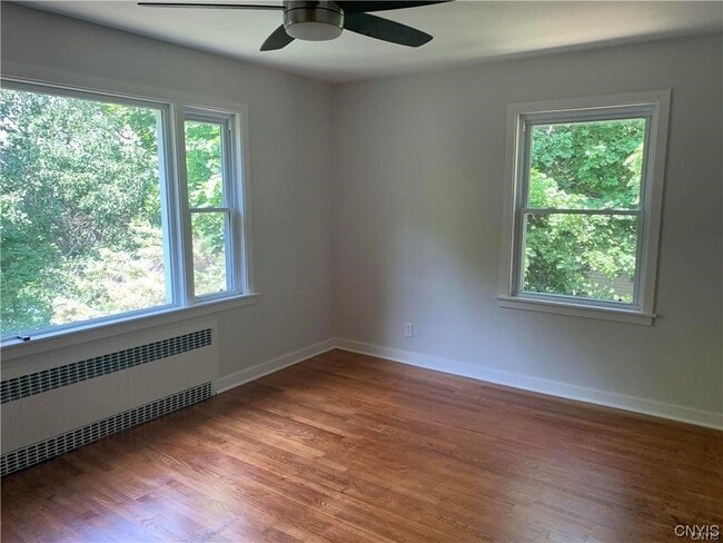 Building Photo - 184 S 1st St