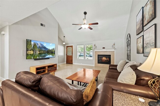 Building Photo - 903 Sugarfield Ct