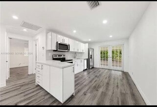 Building Photo - 4020 SW 50th St