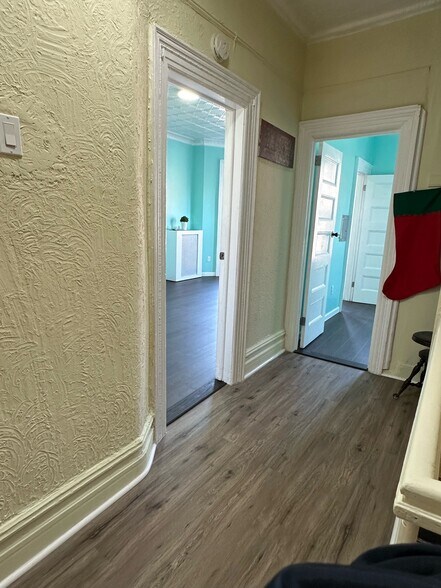 Building Photo - 326 50th St