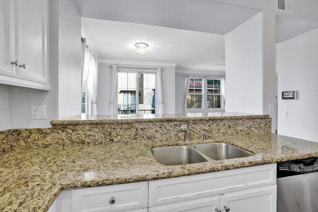 Building Photo - 1824 Peach Ct