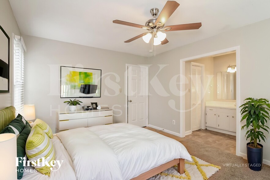 Building Photo - 324 Century Blvd