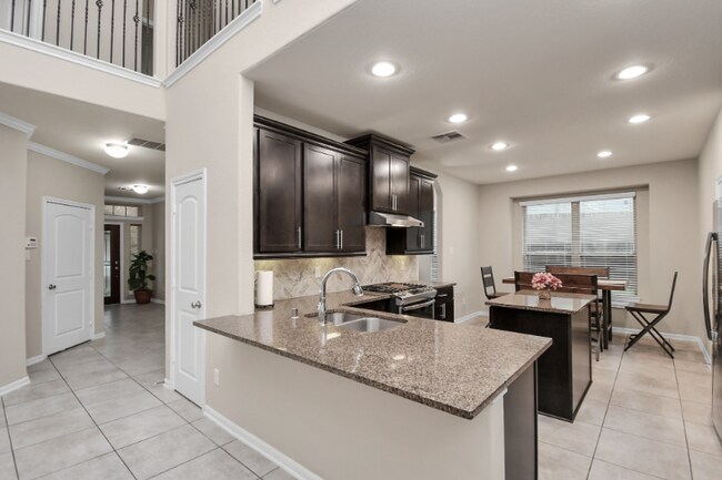 Building Photo - 1539 Giles Dr