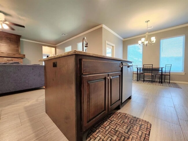 Building Photo - 2308 Paraiso Way