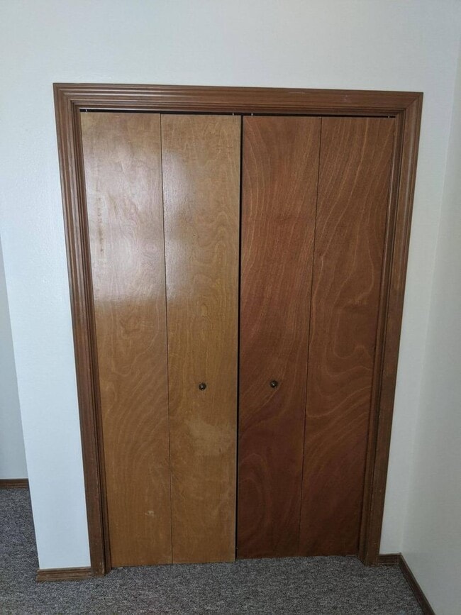 Building Photo - 3 Bedroom Ranch Nixa-Available to view now