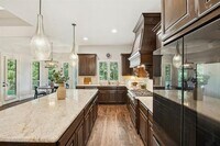 Building Photo - 204 Chisholm Trail