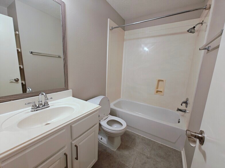 Building Photo - 2506 Teal Run Place Dr