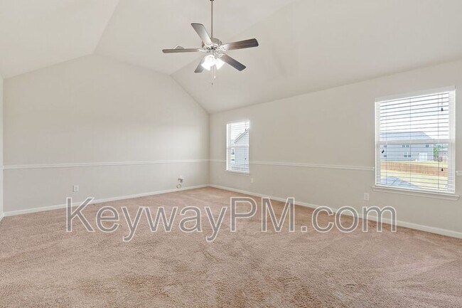 Building Photo - 5007 Vine Ln