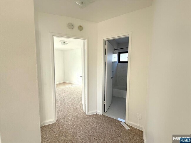 Building Photo - 3031 Edwin Ave