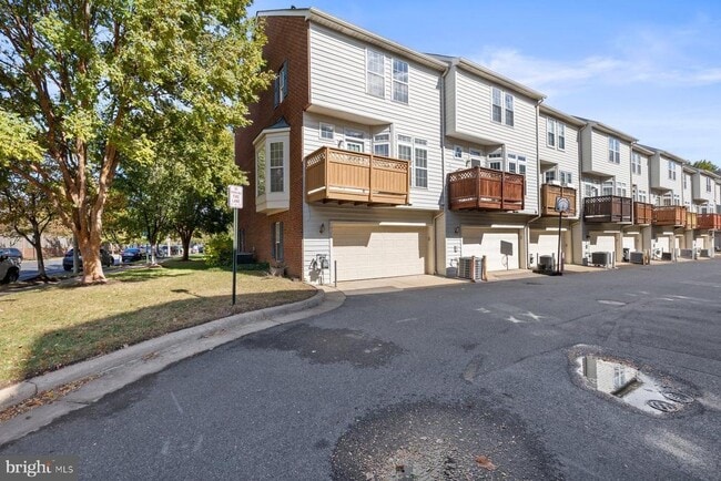 Building Photo - 726 Catts Tavern Dr