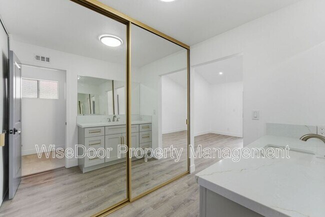 Building Photo - 1500 Aldea Dr