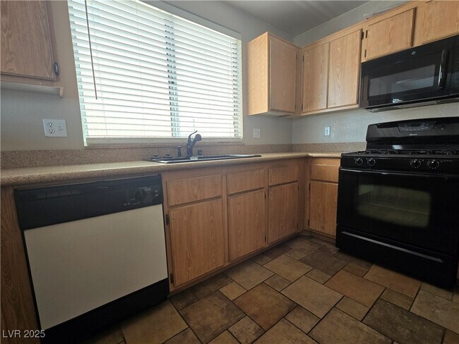 Building Photo - 40 Belle La Blanc Ave