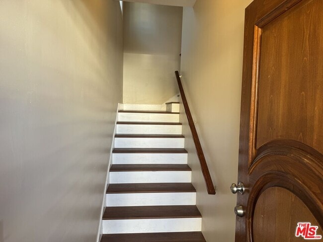 Building Photo - 2024 W 12th St