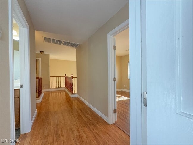 Building Photo - 1353 Robbers Roost Ave