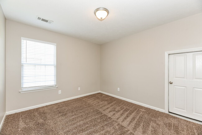 Building Photo - 5525 Craftwood Dr
