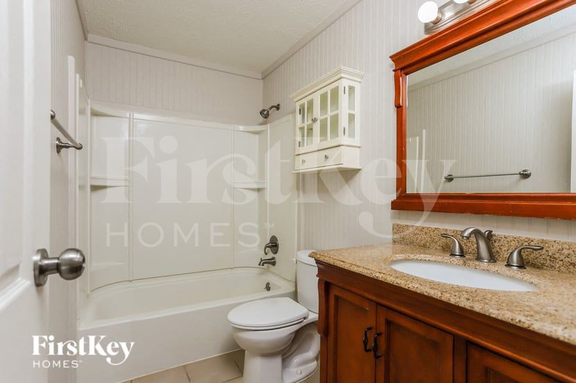 Building Photo - 1107 Burgundy Ln