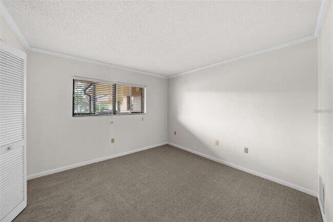 Building Photo - 2679 Sabal Springs Cir