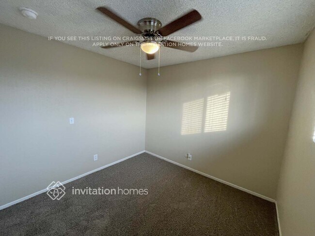 Building Photo - 1217 E Radbard St