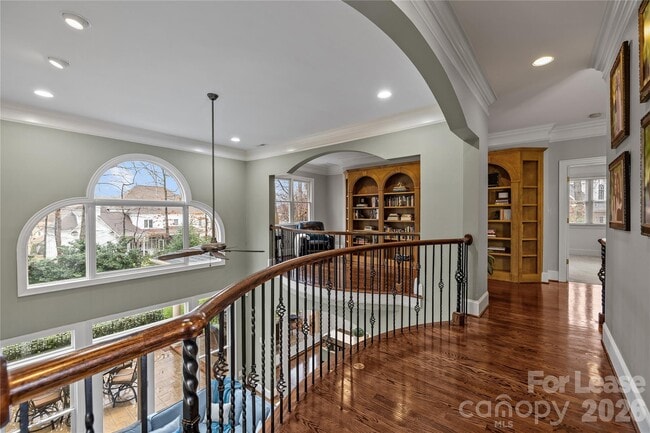 Building Photo - 1009 Honors Ct