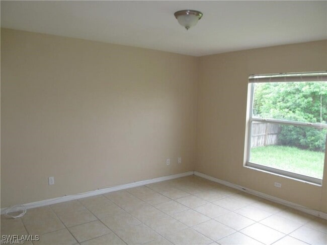 Building Photo - 715 Zebu Pl