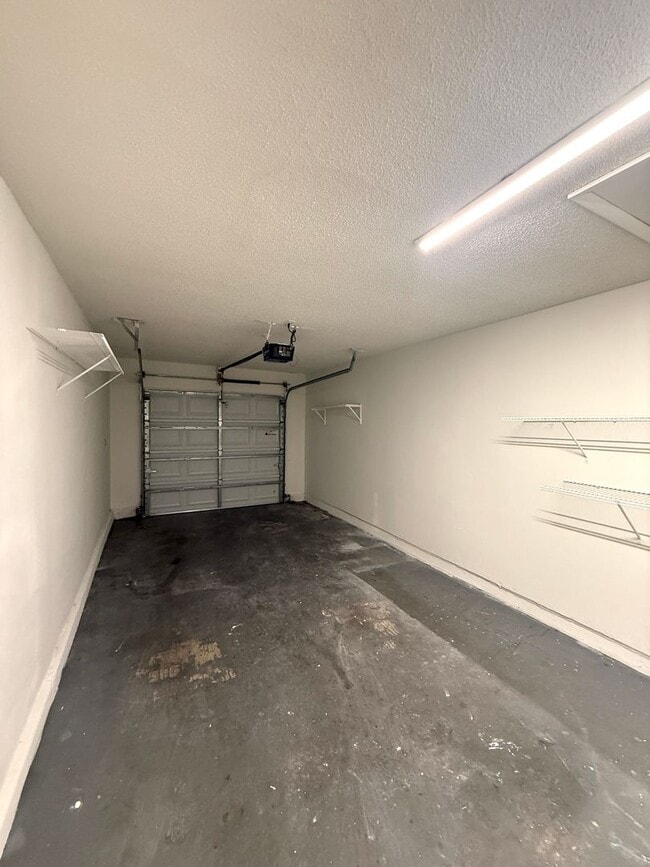 Building Photo - Cute 3/2 Townhome in Winter Park - close t...