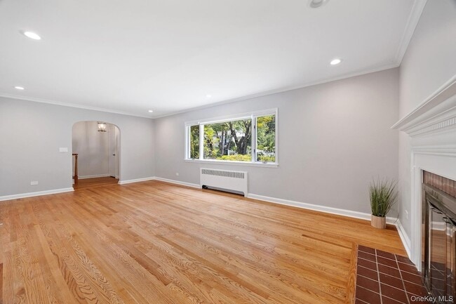 Building Photo - 1 Blackthorn Ln