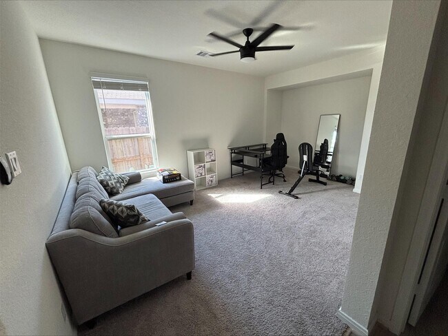 Building Photo - 1323 Rosemead Dr