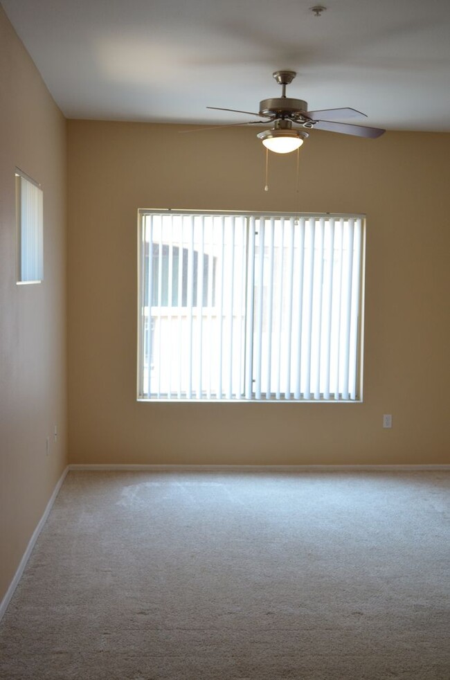 Building Photo - Biltmore 2 bedroom!