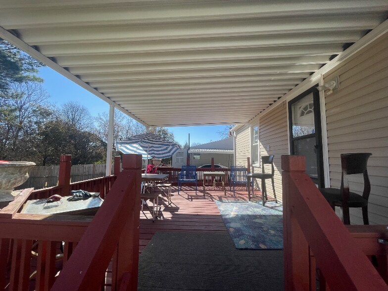 Building Photo - 1901 Cherry St