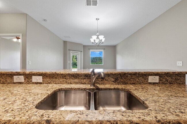 Building Photo - 4/2.5 Town Home w/ Loft and Office in Harr...