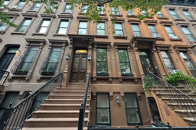 Building Photo - 21 W 127th St