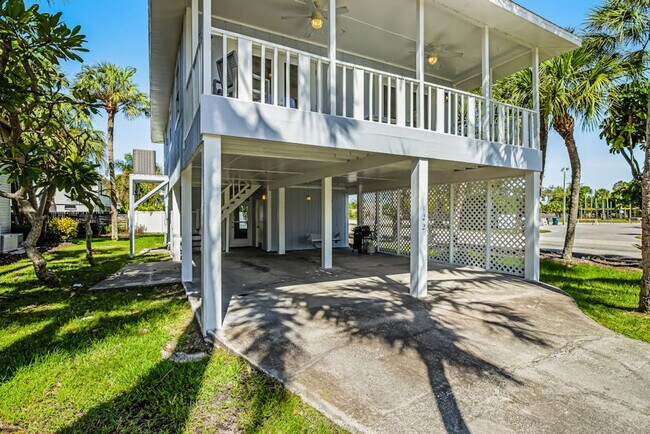Building Photo - 122 Peppertree Ln